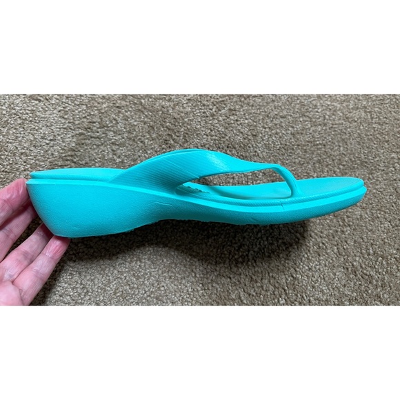 Nwot. Okabashi sandals. Size medium. - Picture 2 of 8